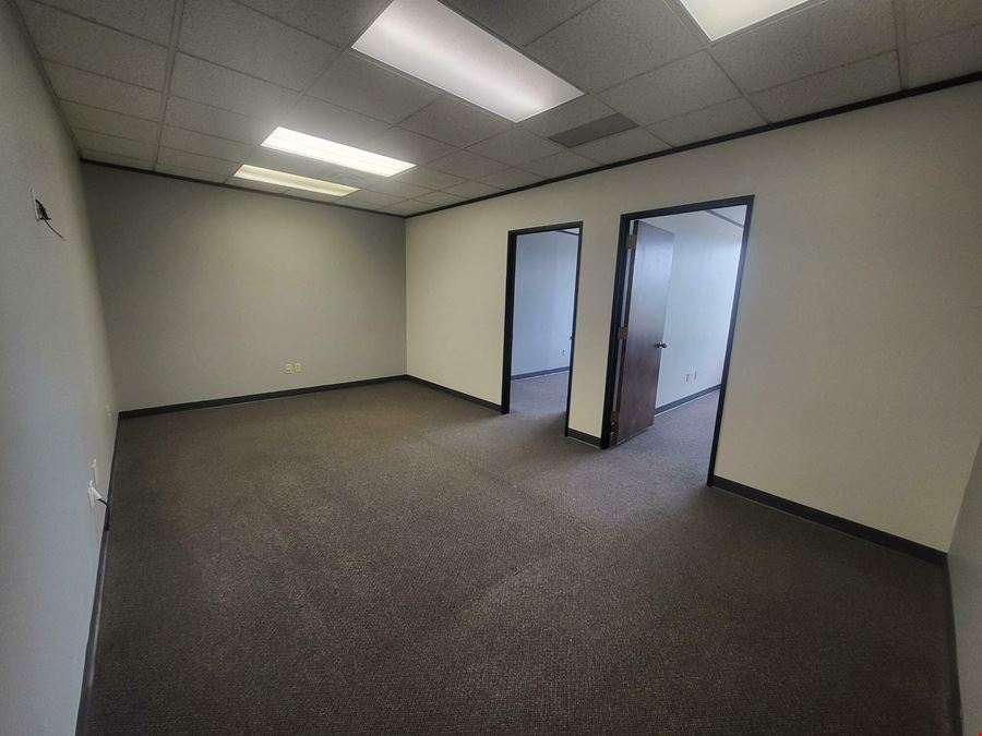 8465 Keystone Crossing