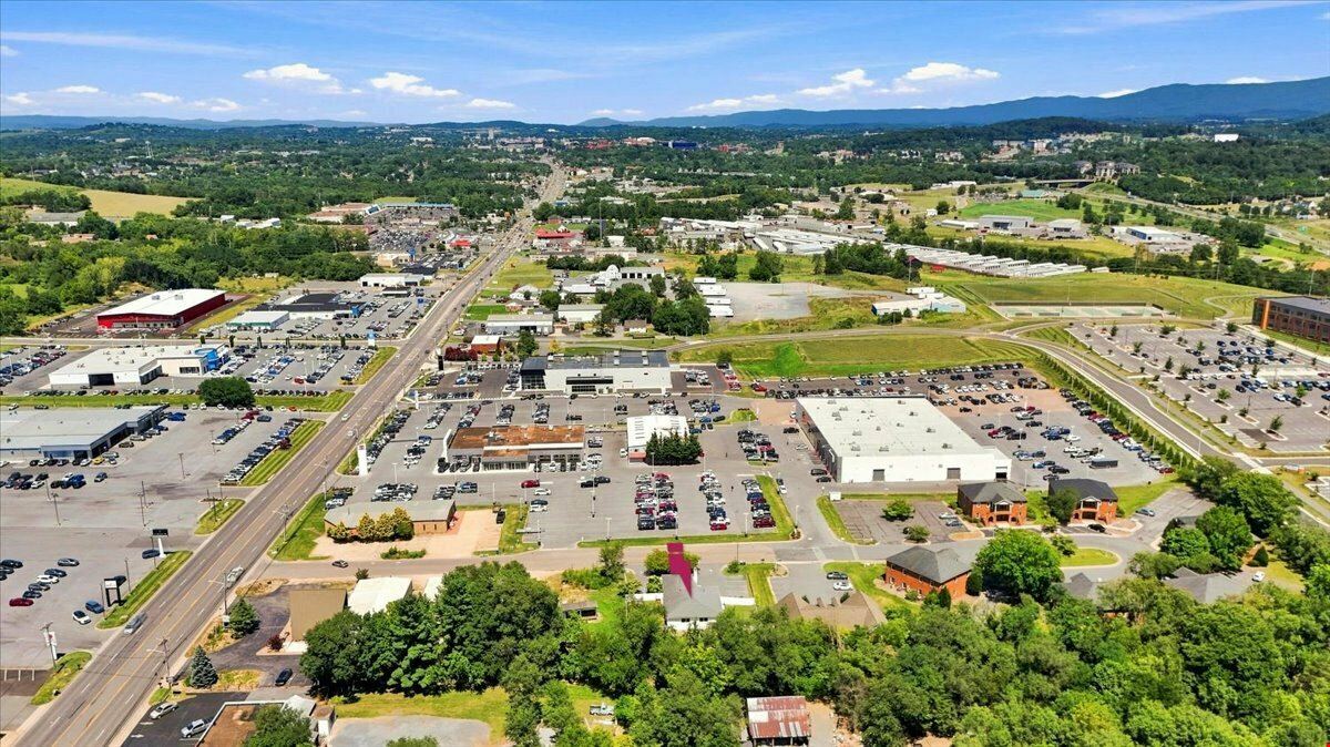 UPDATED COMMERCIAL BUILDING FOR SALE OR LEASE