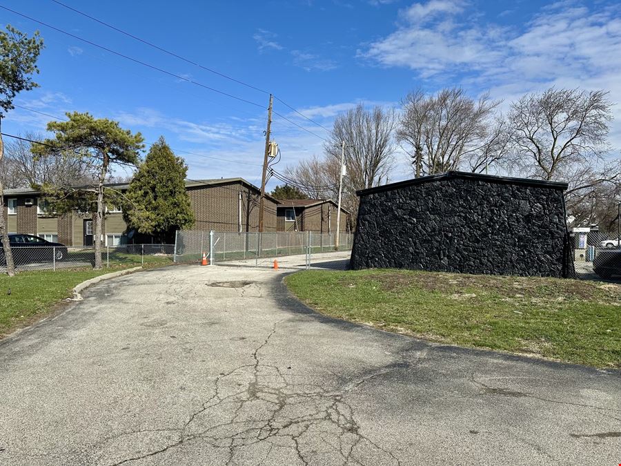 320 West Alexis Road