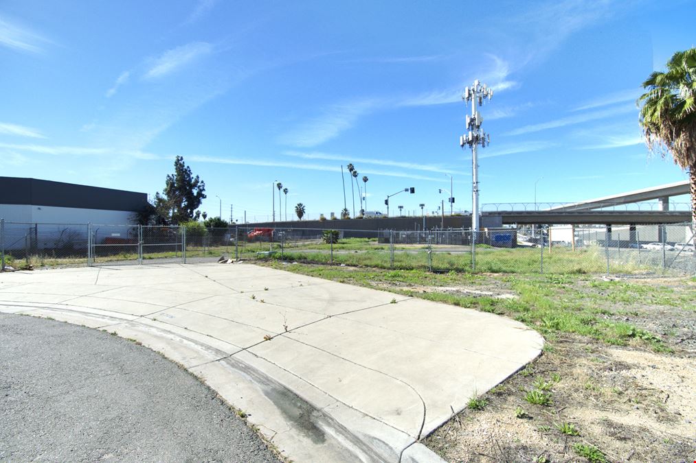 2200 E. La Cadena Dr.