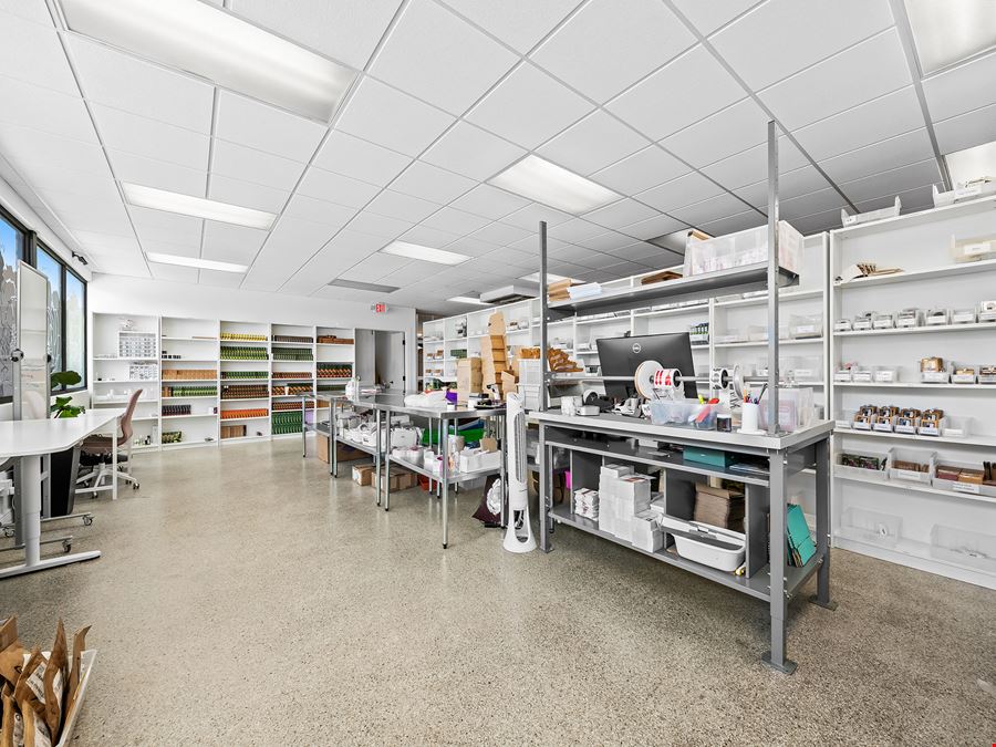 Turnkey Retail/Showroom Opportunity in Fort Lauderdale