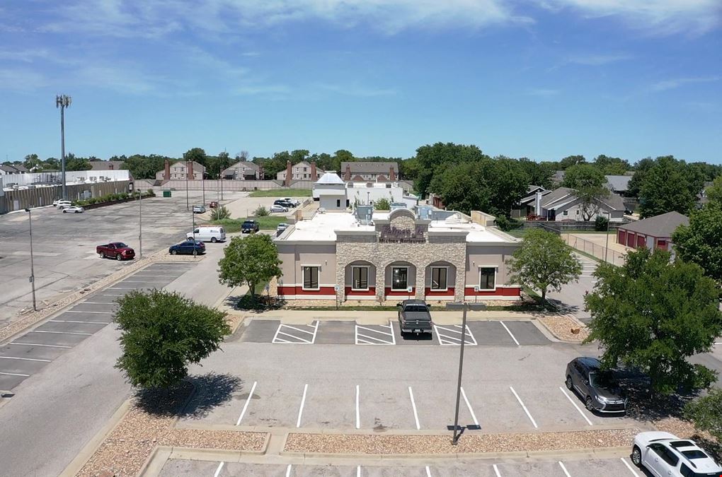 THRIVING RESTAURANT - DECADES OF SUCCESS