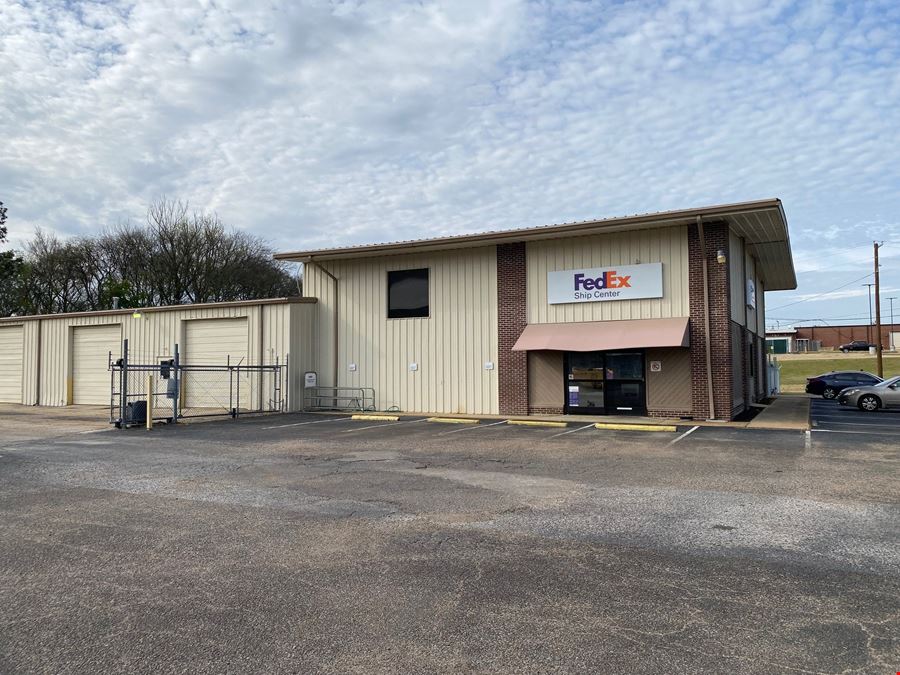 FedEx Retail Shipping Office
