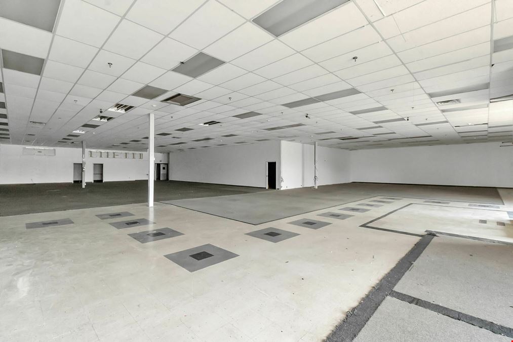 Niagara Ontario Plaza