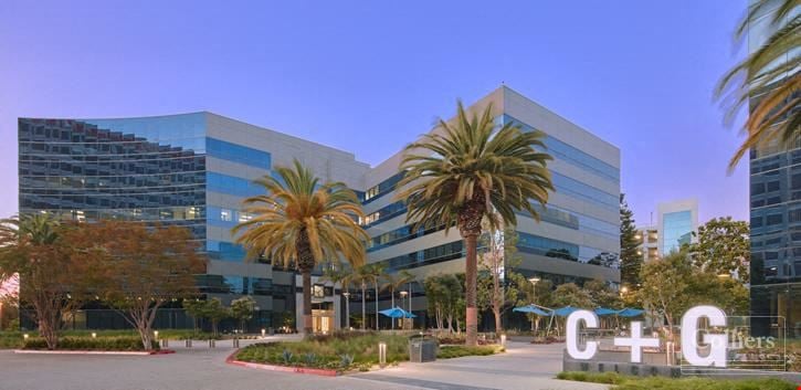 FOR LEASE I 500,000 SF Mid Rise Office Campus