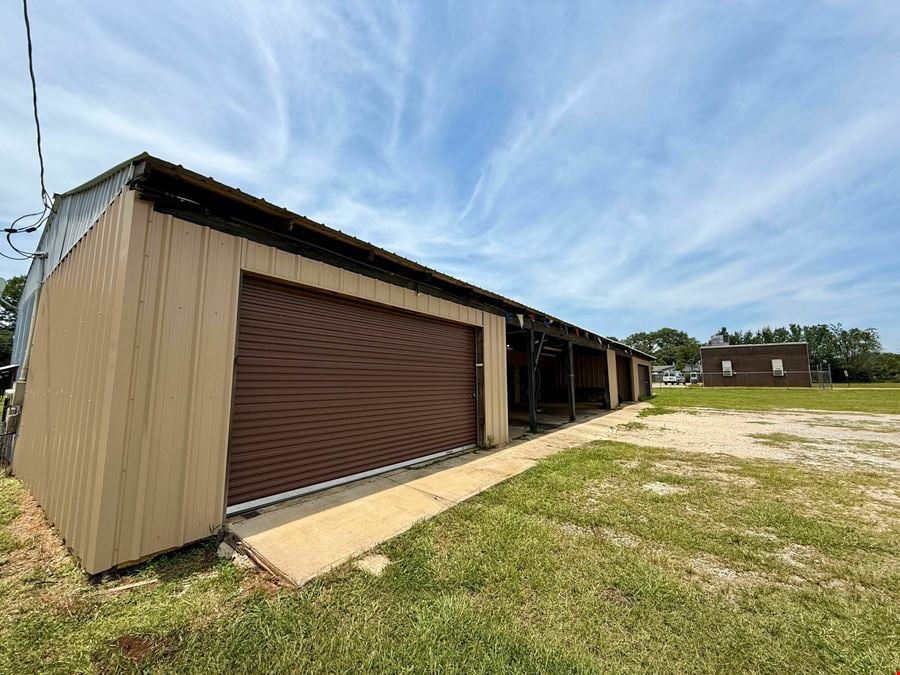 Ready-to-Operate Auto Shop – High Visibility Location