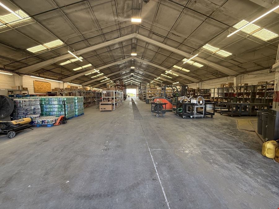 Storefront and Warehouse on Business I-20