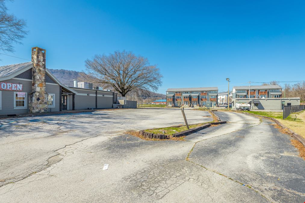 Former Mike's BBQ