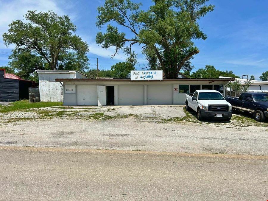 COMMERCIAL SPACE FOR SALE IN WEST-CENTRAL SPRINGFIELD