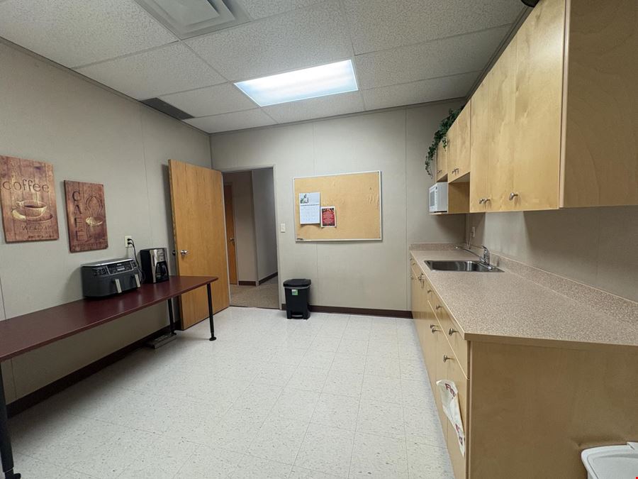 6910 50 Avenue, Stettler, AB