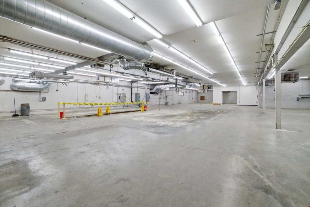 ±24,568 SF Industrial/Flex Building Near MA Border