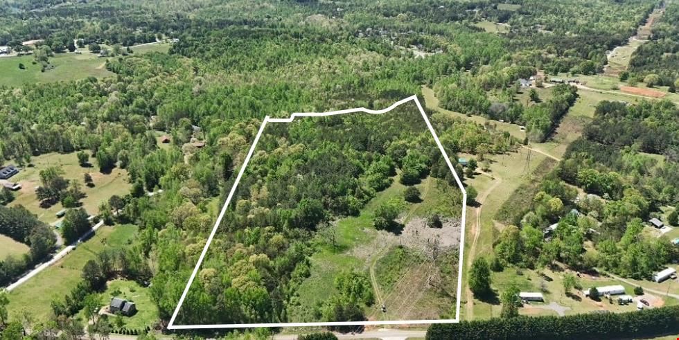 ± 34.48 Unrestricted Acres Near Lake Keowee