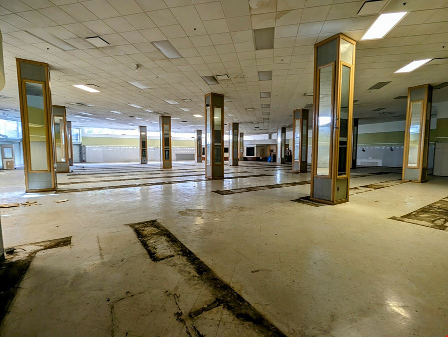 The Atrium at Market Center Retail