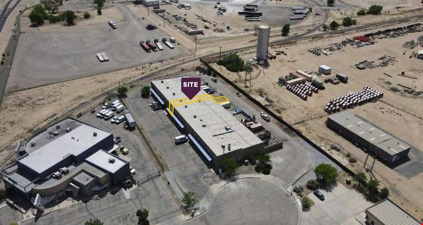 Paseo Area Office/Warehouse – Gated Yard + 3-Phase Power + Drive In Door