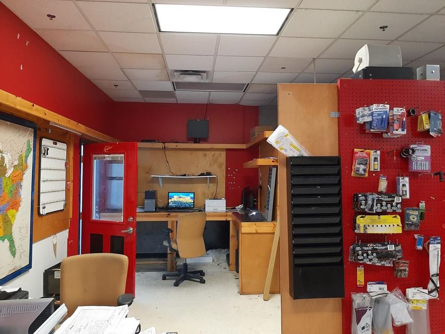 Industrial / Mix Use Industrial Space for Lease 12655 West Rd