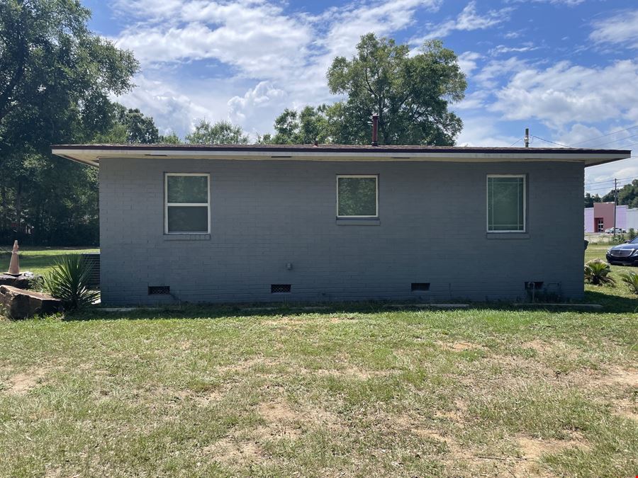1833 SF Available Now on Creighton Road, Pensacola