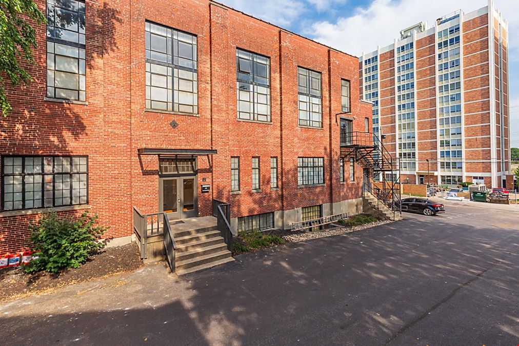 118 W 5th St