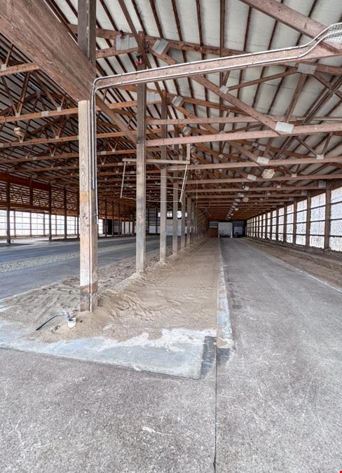 56841 270th Ave  - Commercial Storage Pole Barn For Lease