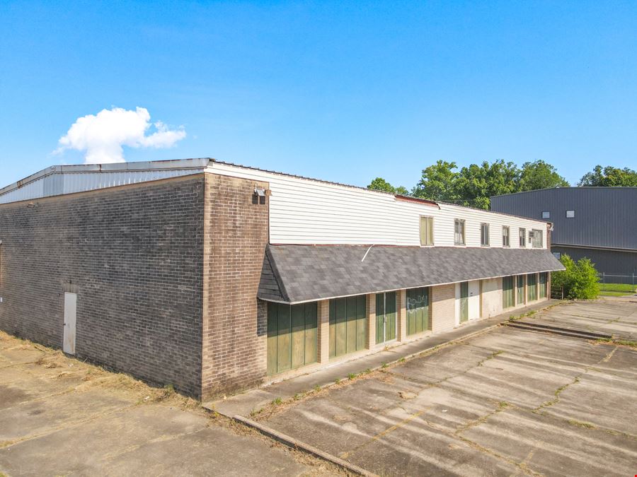 Office / Warehouse with Ample Parking in Melrose East