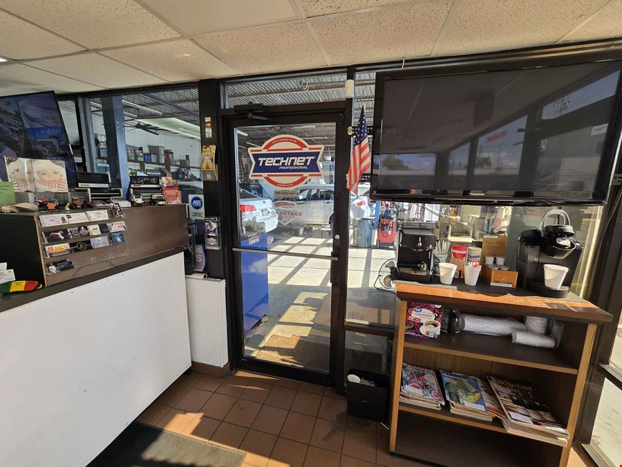 Turnkey Auto Repair Facility on US Hwy 19 | High Visibility & 7 Drive-In Bays