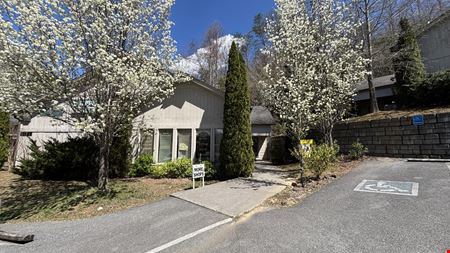 Preview of Retail space for Rent at 170 Glades Rd