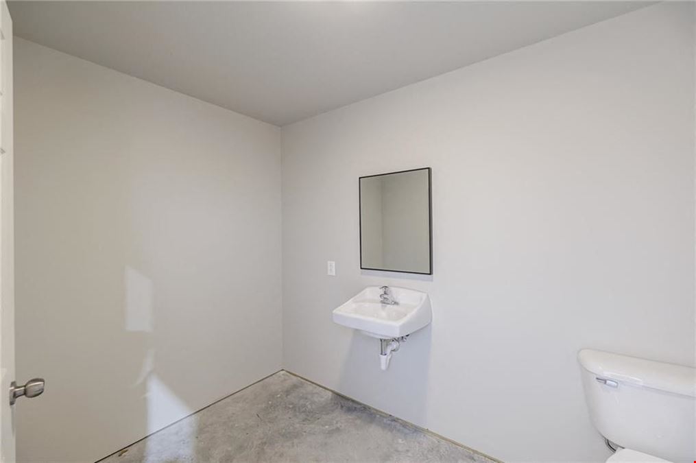 5900 Plastermill Rd
