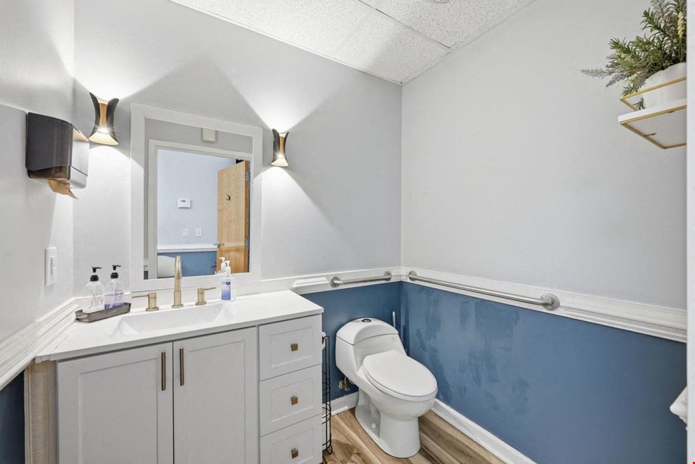 3 Suites at 502 McKnight Drive