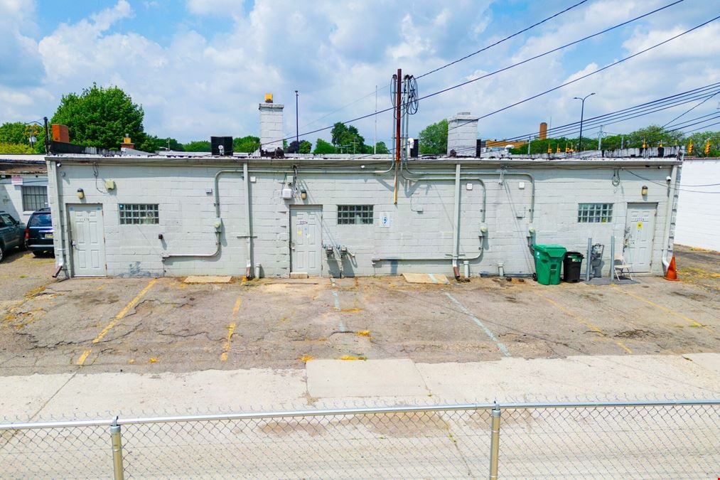 22220–22228 Gratiot Avenue (Units: 22220, 22224, 22228)