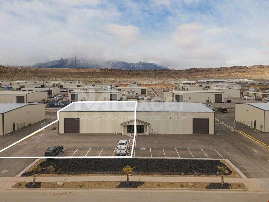 Office/Warehouse for Lease in Quail Creek Industrial Park