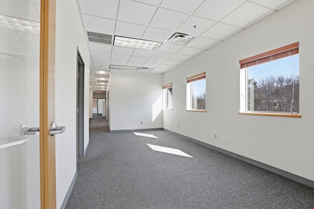 3,700sf Professional Office Suite for Lease in Rowley, MA