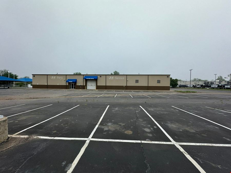 613 West Interstate 240 Service Road