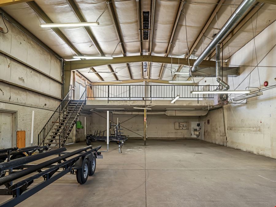 I-15 freeway showroom