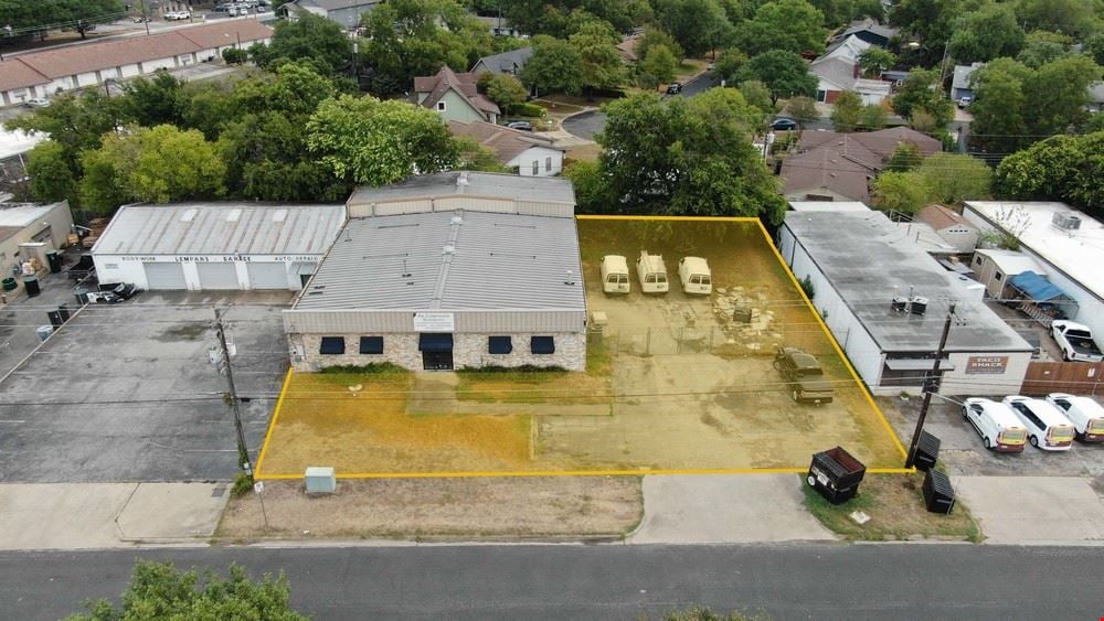 6733 Burnet Lane