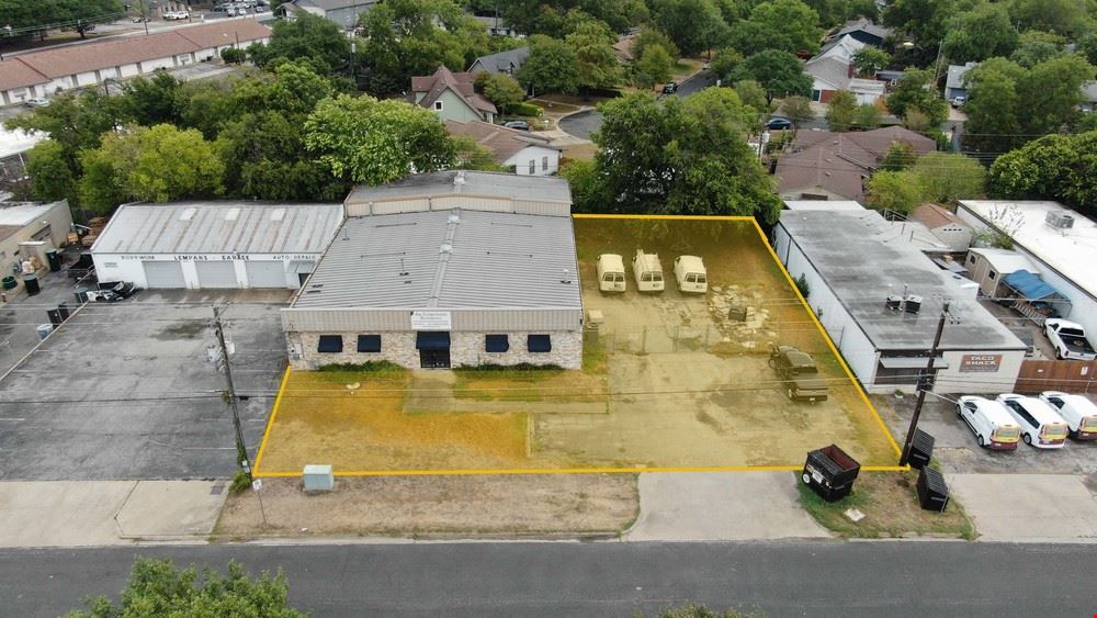 6733 Burnet Lane