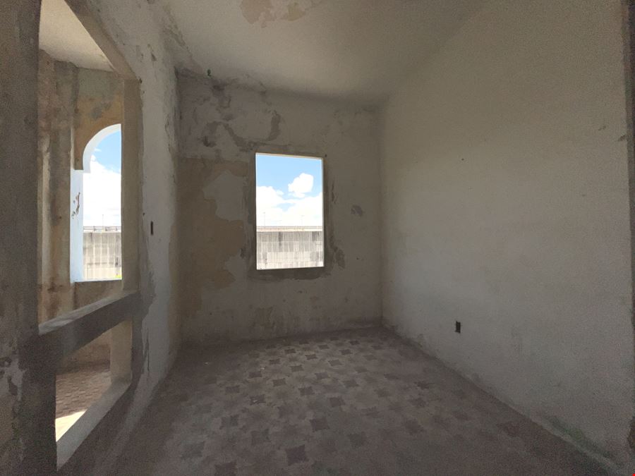 1054 Ponce de Leon Ave Commercial Property @ San Juan - For Sale