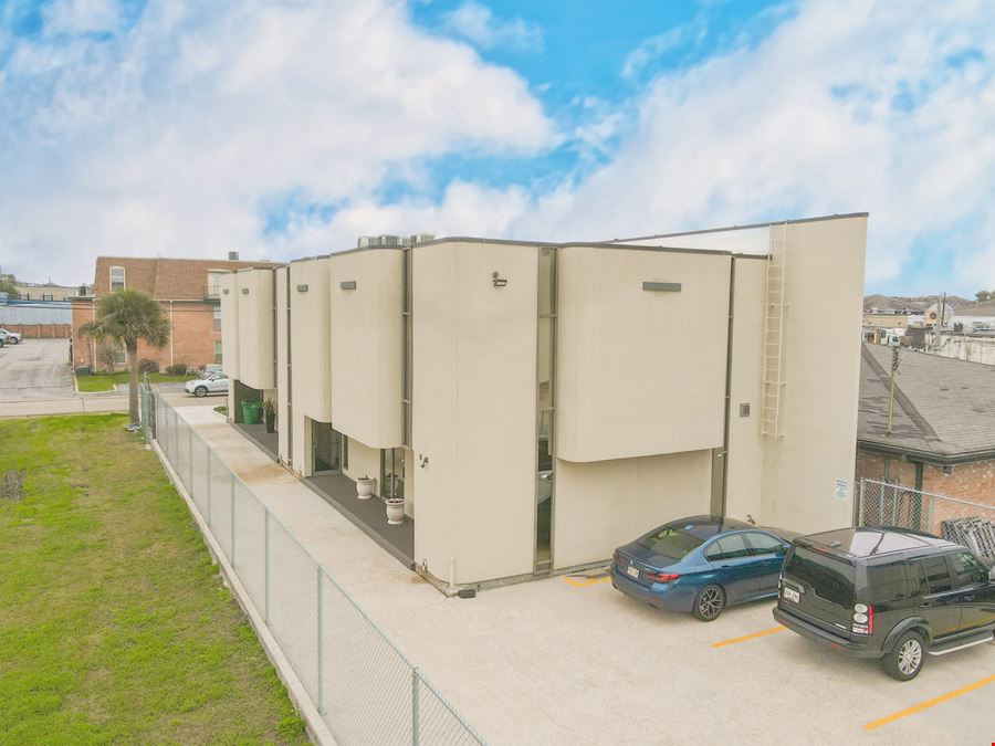 Second Floor Office Suite in Metairie