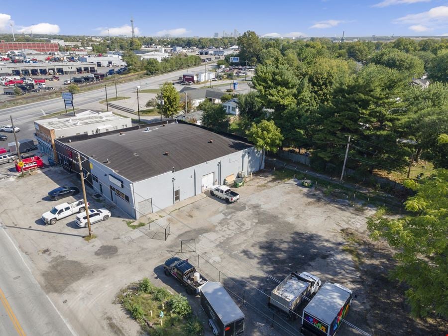 ±10,000 SF Multi-Tenant Industrial | ±5,000 SF Available | For Sale or Lease