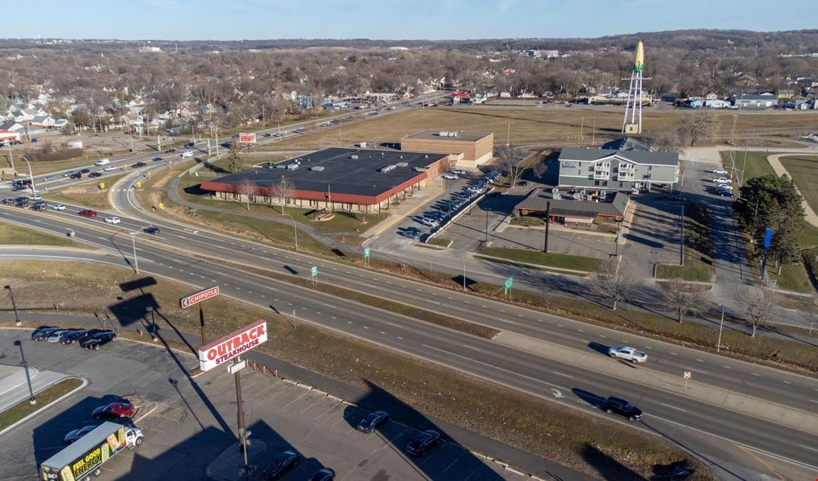 1201 Broadway Ave - Crossroads Shopping Center