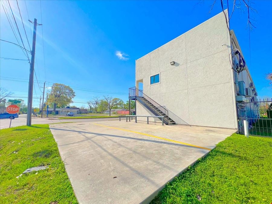 7704 Irvington