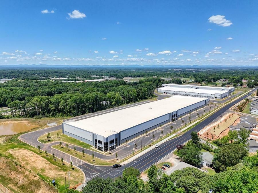 Falcon II Commerce Center