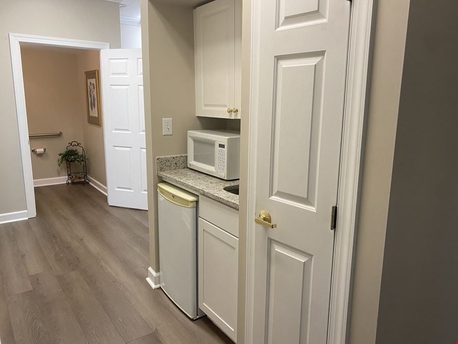 527 Keisler Dr Ste 102
