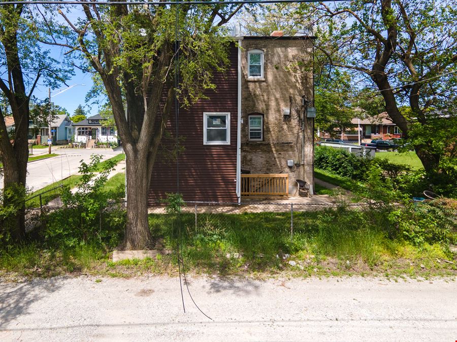 11 E 157th St., Calumet City, IL 60409