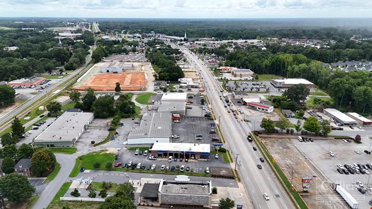 For Sale I Former Bank Building with Drive-thru lanes in Mauldin, SC