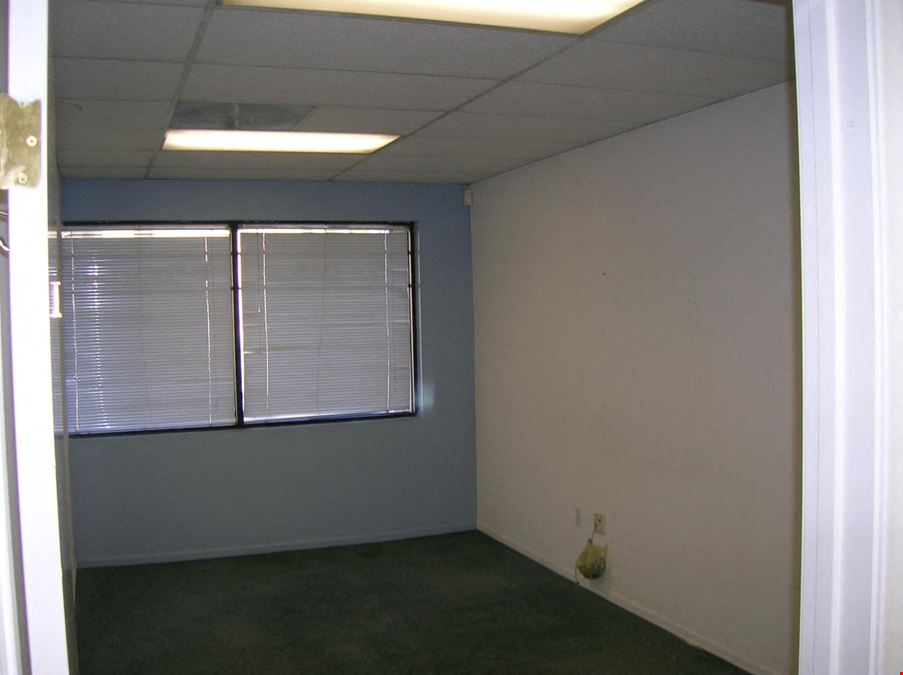 1147-B South Fair Oaks Avenue