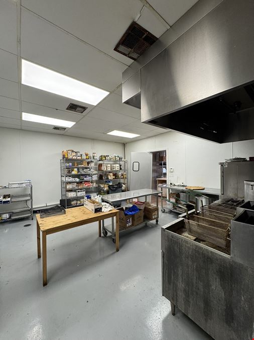 1,600 SF Commissary & Prep Kitchen - Acadian/Perkins