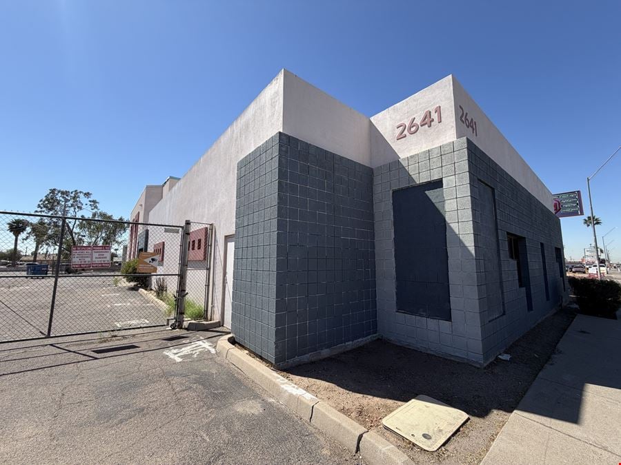2641 E McDowell Rd