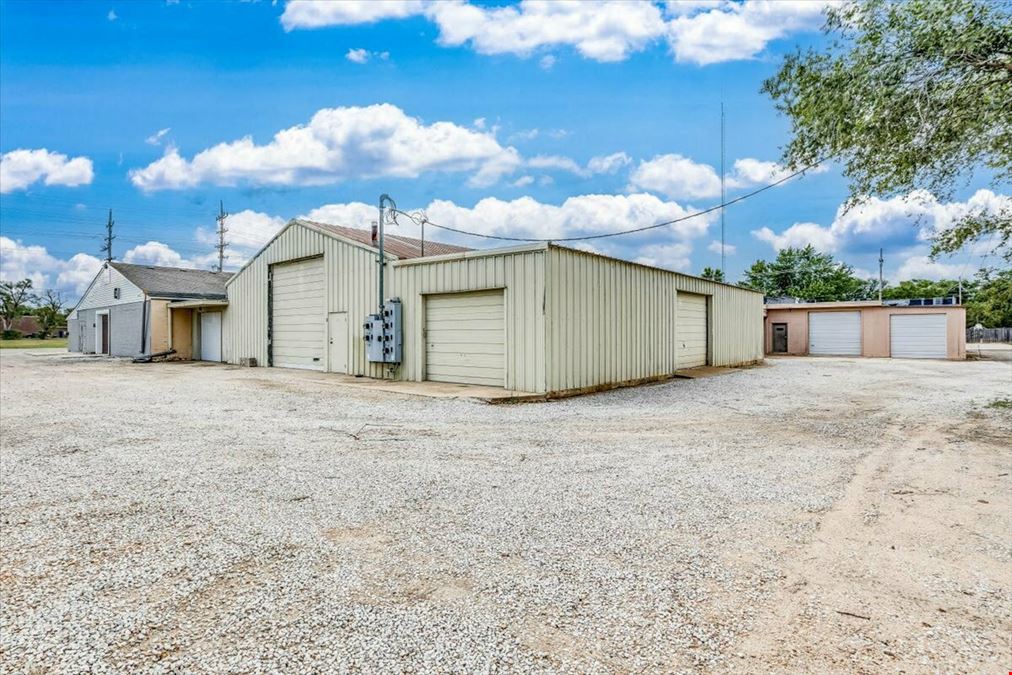 706 W 2nd Ave., Hutchinson