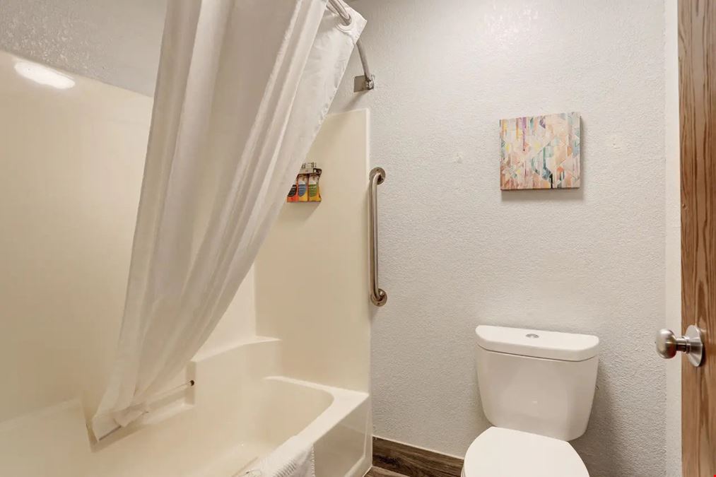 Quality Inn  Pierre
