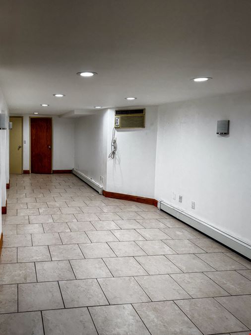 600 SF | 64 7th Avenue | Vanilla Box Office Space with Private Entrance for Lease