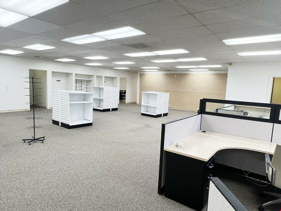 3211 Auto Plaza, Suite A